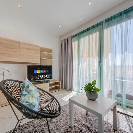 Sapphire & Penthouse With Heated Jacuzzi * Sliema