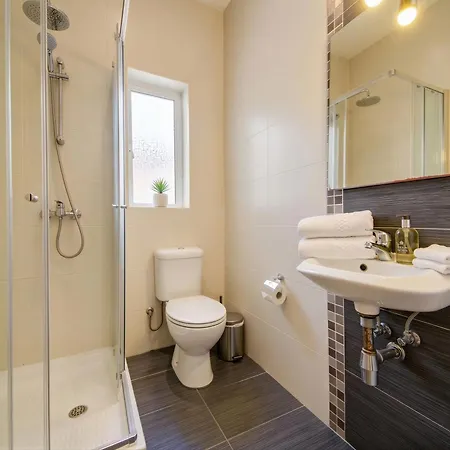 Sapphire & Penthouse With Heated Jacuzzi Sliema