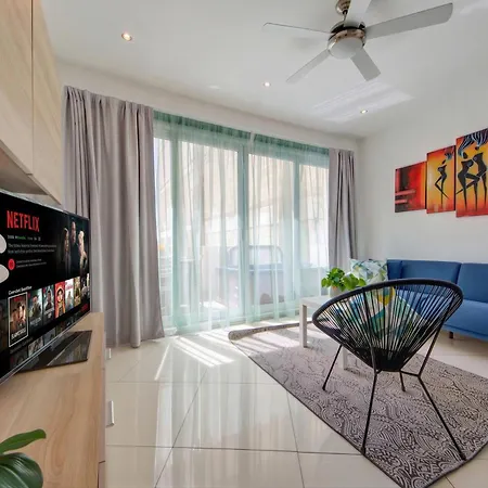 Sapphire & Penthouse With Heated Jacuzzi Appartement