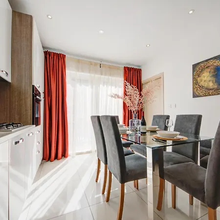 Apartment Sapphire & Penthouse With Heated Jacuzzi *