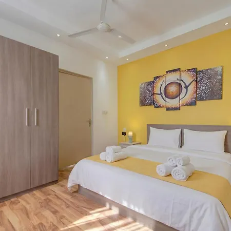 Sapphire & Penthouse With Heated Jacuzzi Appartement *
