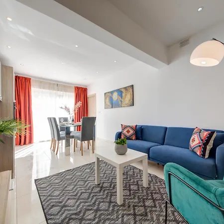 Sapphire & Penthouse With Heated Jacuzzi Apartment