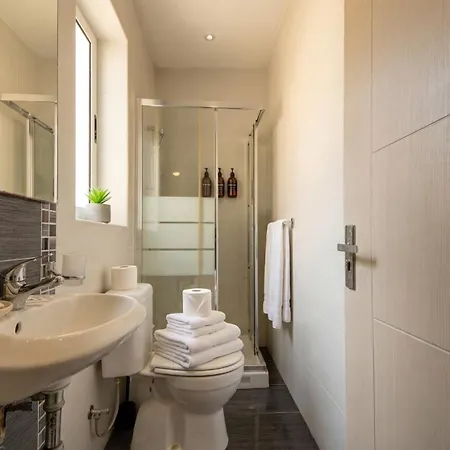Sapphire & Penthouse With Heated Jacuzzi Apartment Sliema