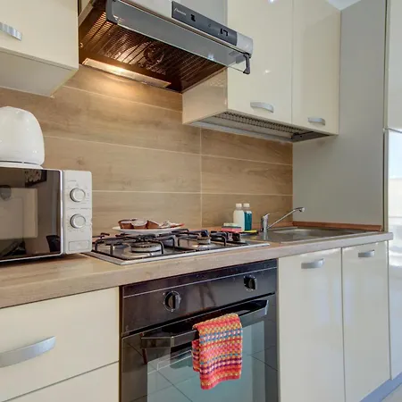 Sapphire & Penthouse With Heated Jacuzzi Apartment *