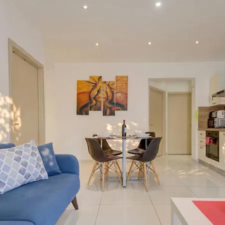 Apartment Sapphire & Penthouse With Heated Jacuzzi Sliema