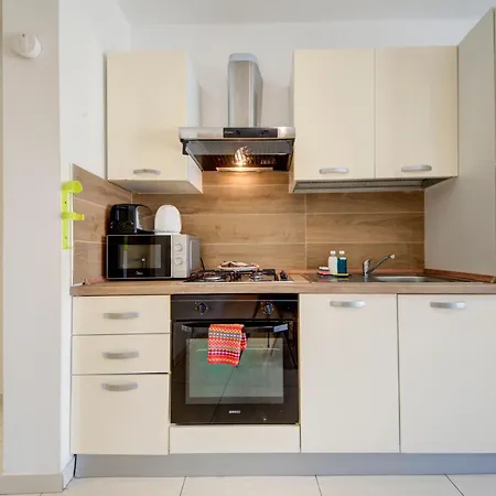 Sapphire & Penthouse With Heated Jacuzzi Apartment *